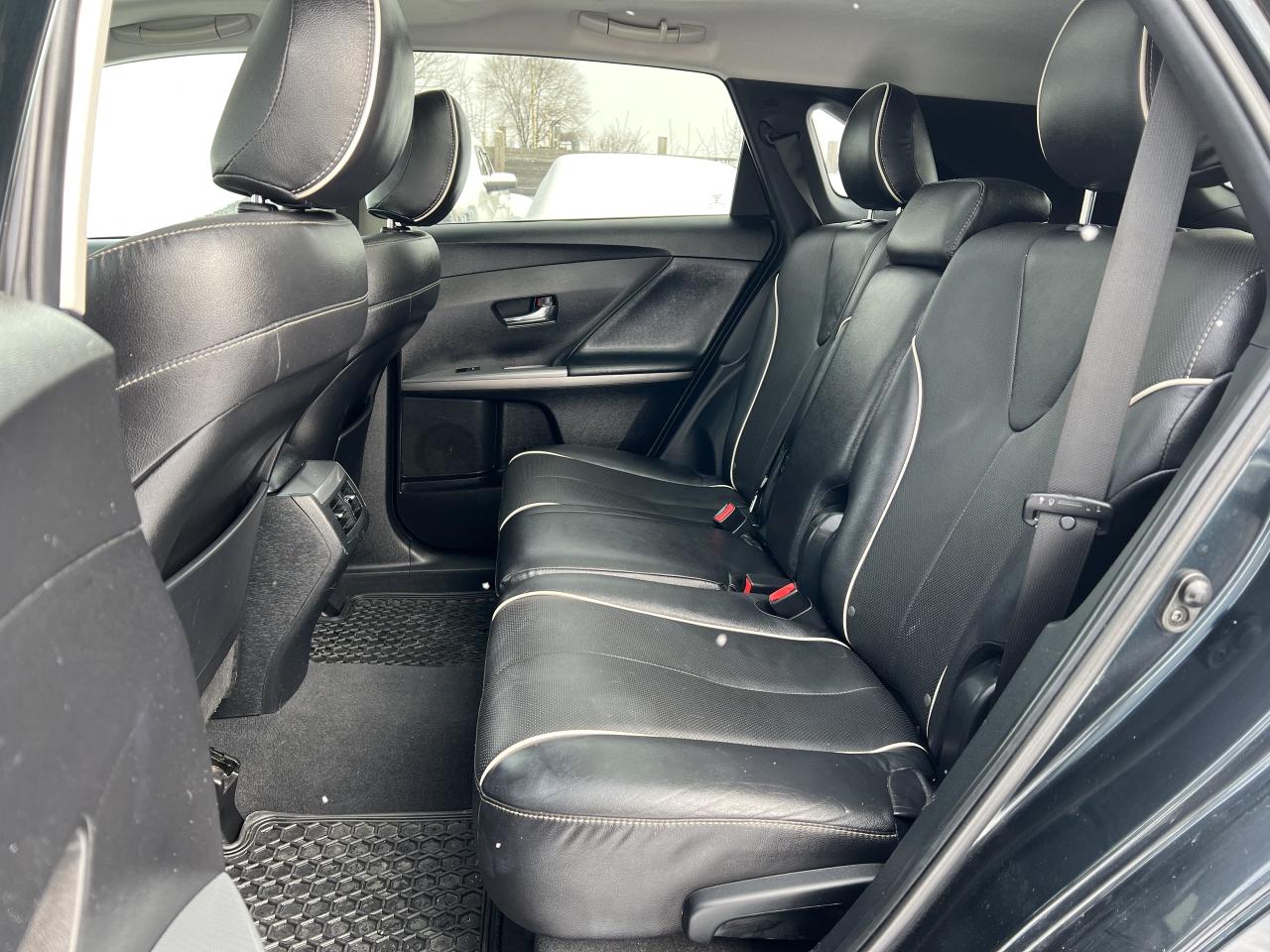 2013 Toyota Venza V6 AWD PREMIUM PACKAGE Photo