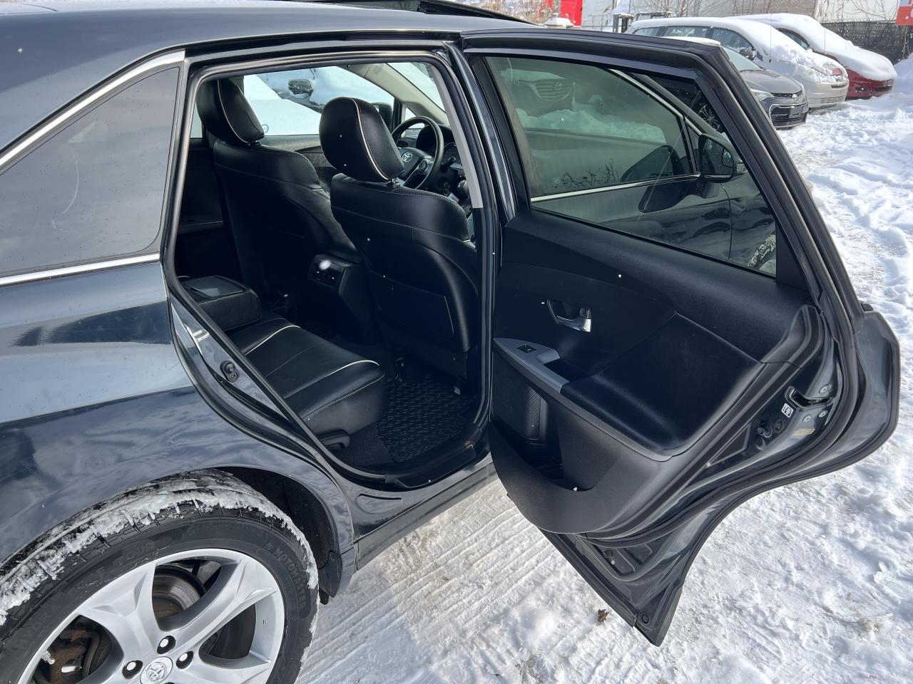 2013 Toyota Venza V6 AWD PREMIUM PACKAGE Photo