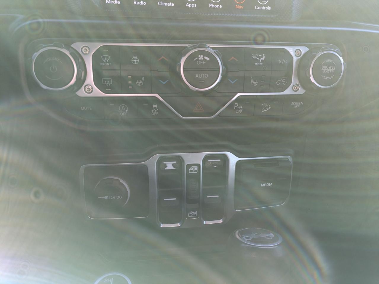 2019 Jeep Wrangler SAHARA 4X4 Photo