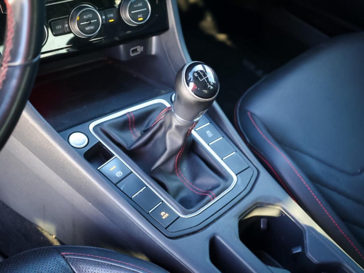 2019 Volkswagen Jetta GLI Manual Photo