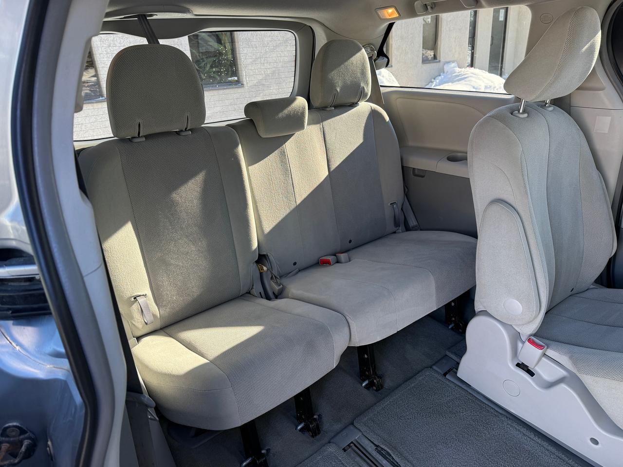 2012 Toyota Sienna 5dr V6 7-Pass FWD..VERY CLEAN..CERTIFIED! Photo