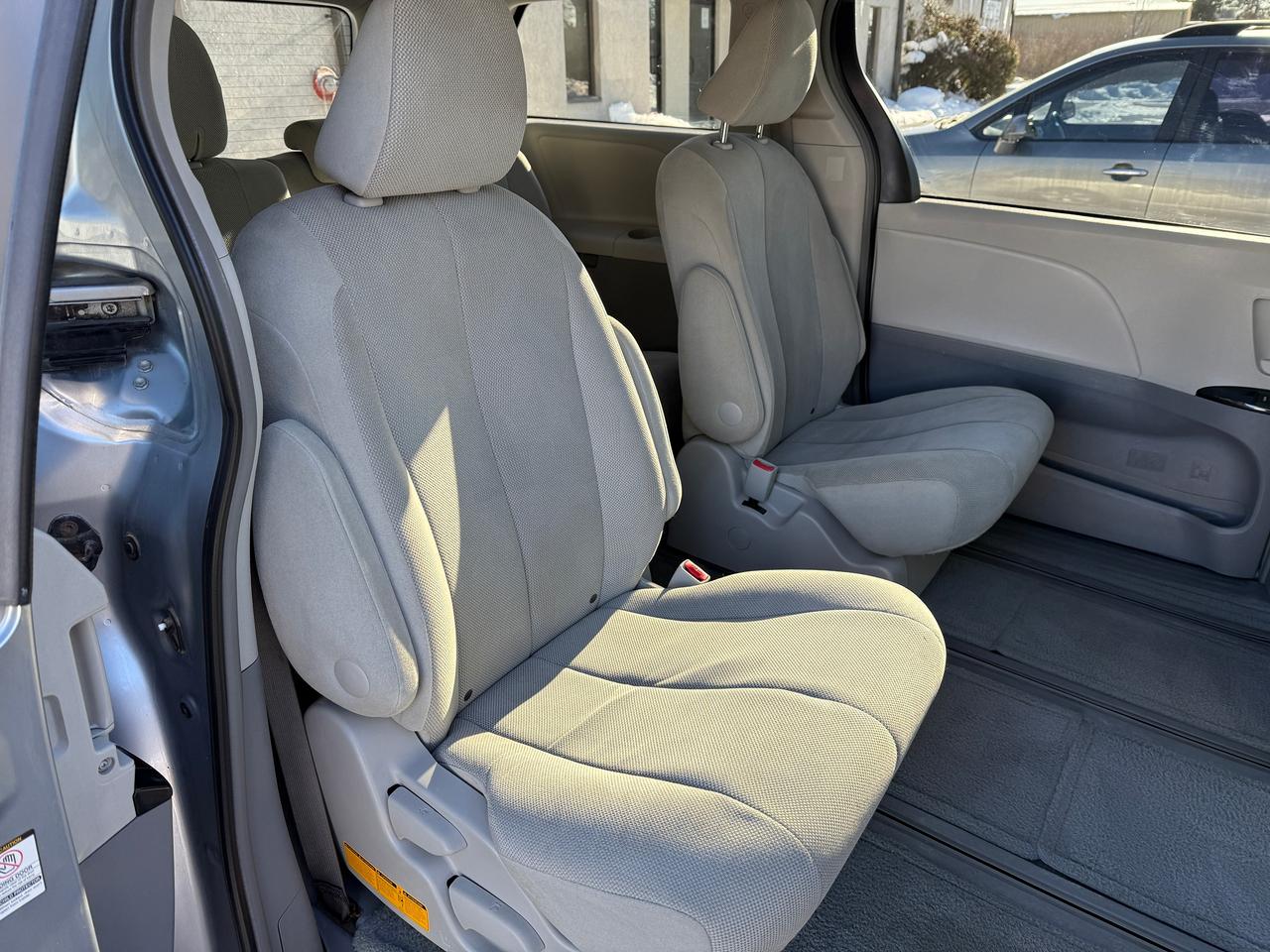 2012 Toyota Sienna 5dr V6 7-Pass FWD..VERY CLEAN..CERTIFIED! Photo