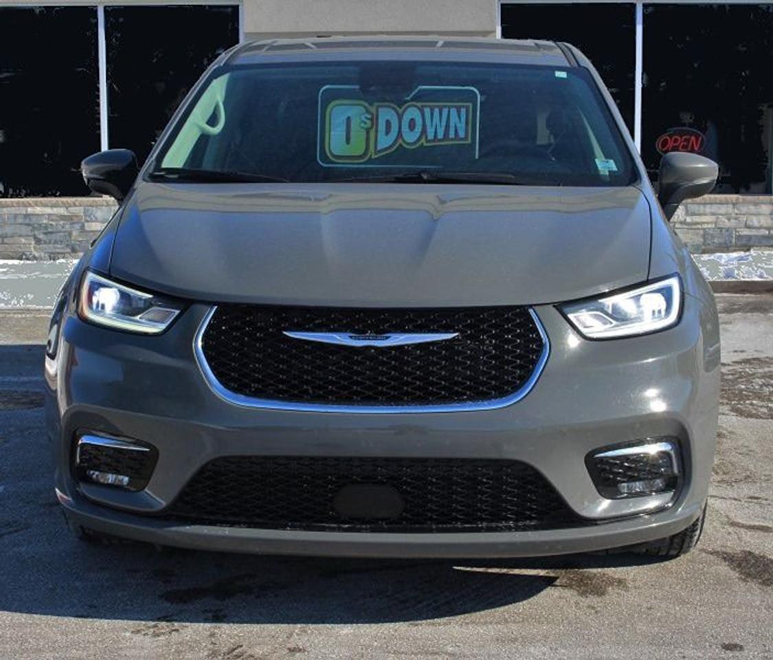 2023 Chrysler Pacifica TouringL*Heated Leather*PWR Doors*CarPlay*Rear Cam Photo