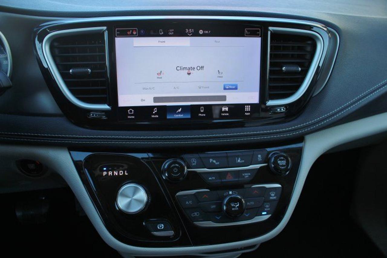 2023 Chrysler Pacifica TouringL*Heated Leather*PWR Doors*CarPlay*Rear Cam Photo
