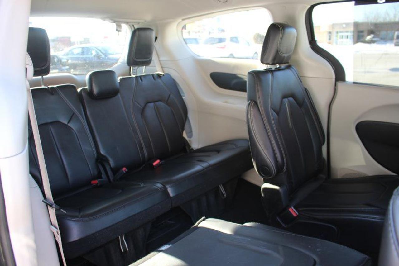 2023 Chrysler Pacifica TouringL*Heated Leather*PWR Doors*CarPlay*Rear Cam Photo