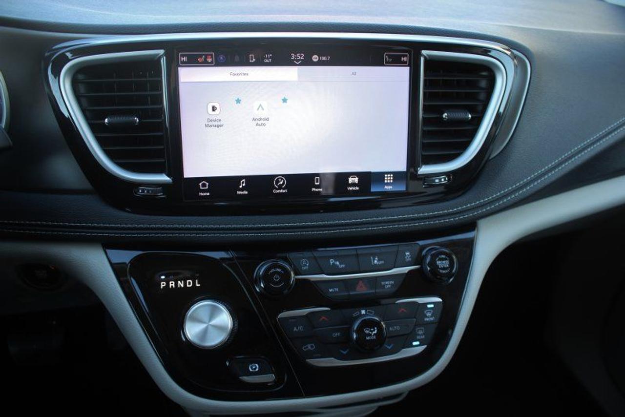 2023 Chrysler Pacifica TouringL*Heated Leather*PWR Doors*CarPlay*Rear Cam Photo