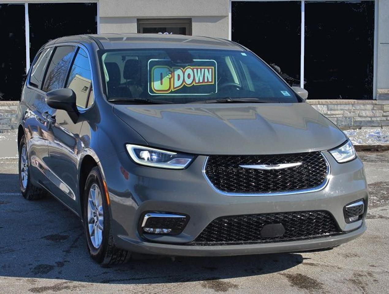 2023 Chrysler Pacifica TouringL*Heated Leather*PWR Doors*CarPlay*Rear Cam Photo2