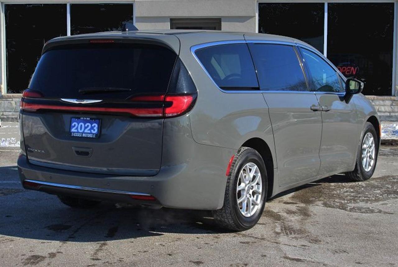 2023 Chrysler Pacifica TouringL*Heated Leather*PWR Doors*CarPlay*Rear Cam Photo4