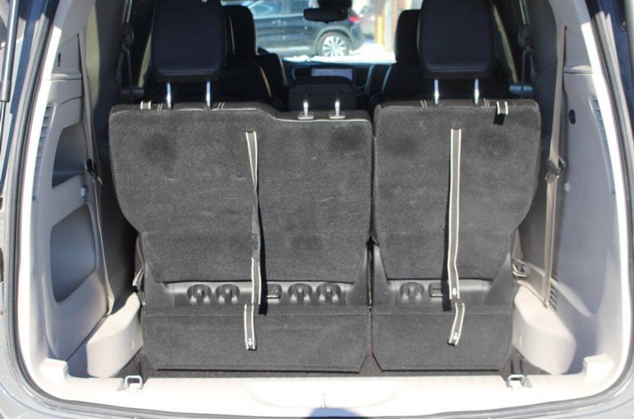 2023 Chrysler Pacifica TouringL*Heated Leather*PWR Doors*CarPlay*Rear Cam Photo