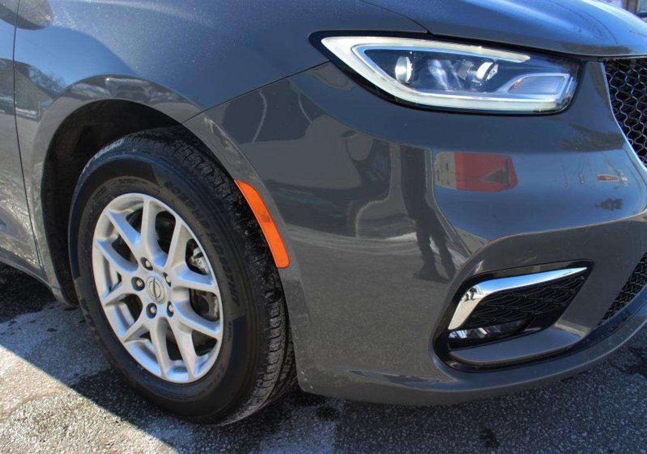 2023 Chrysler Pacifica TouringL*Heated Leather*PWR Doors*CarPlay*Rear Cam Photo