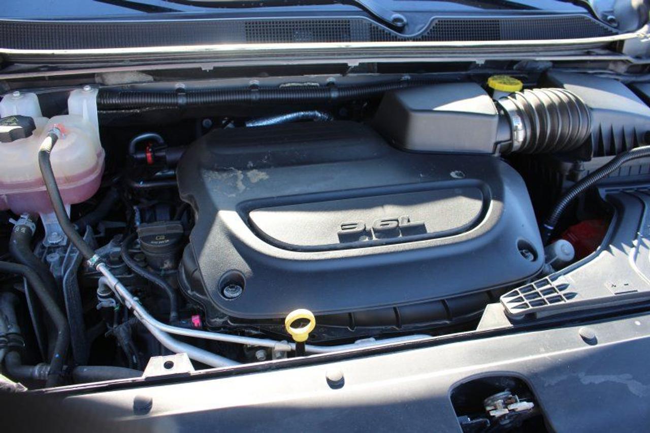 2023 Chrysler Pacifica TouringL*Heated Leather*PWR Doors*CarPlay*Rear Cam Photo