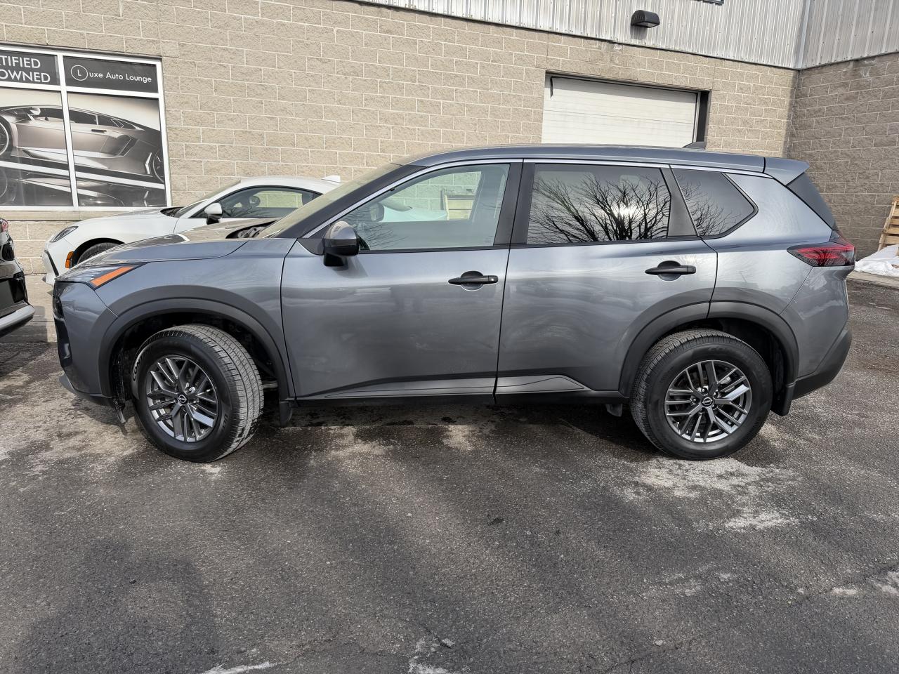 2023 Nissan Rogue S - ONLY 33K!! AWD, BACK-UP CAM, HEATED SEATS!! Photo4