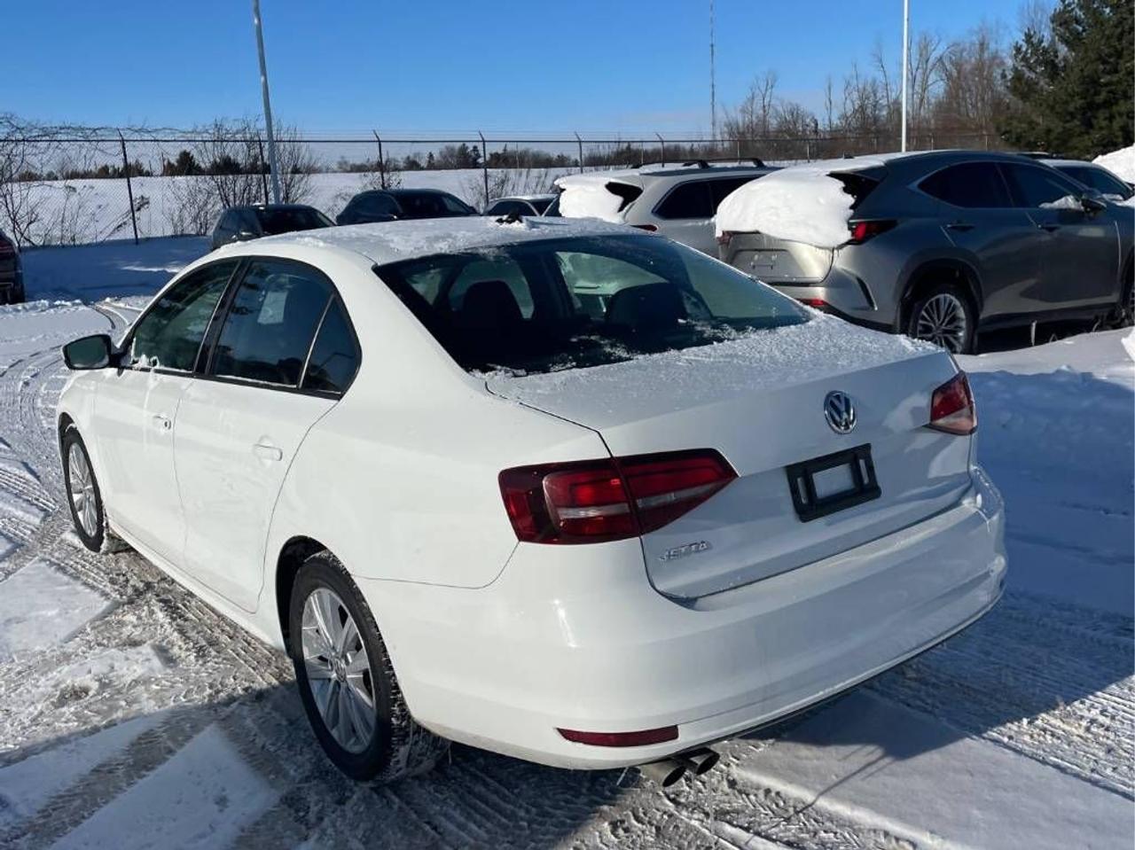 2017 Volkswagen Jetta Trendline+ 5SPD, HEATED SEATS, BACK-UP CAMERA!! Photo7