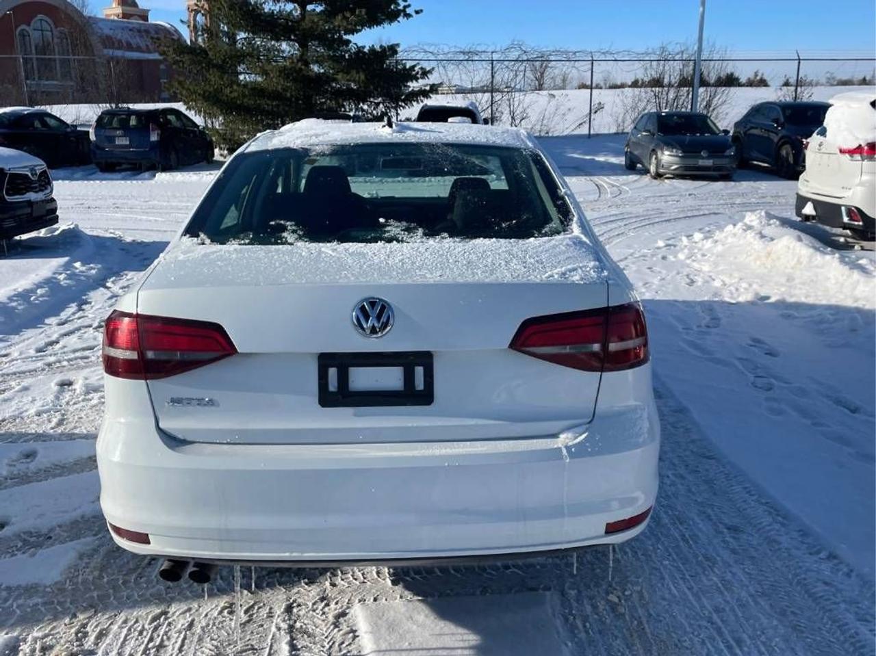 2017 Volkswagen Jetta Trendline+ 5SPD, HEATED SEATS, BACK-UP CAMERA!! Photo9