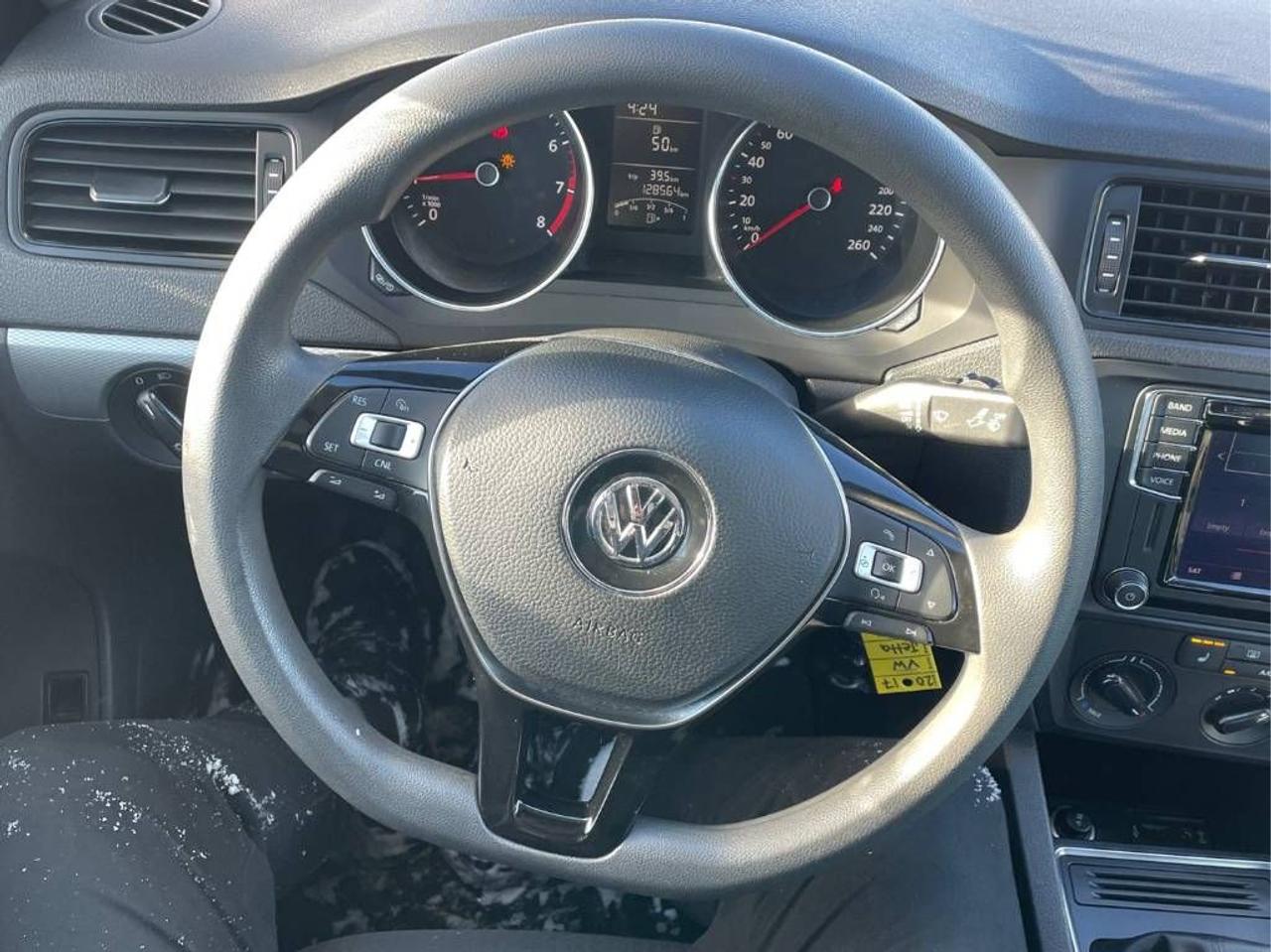 2017 Volkswagen Jetta Trendline+ 5SPD, HEATED SEATS, BACK-UP CAMERA!! Photo16