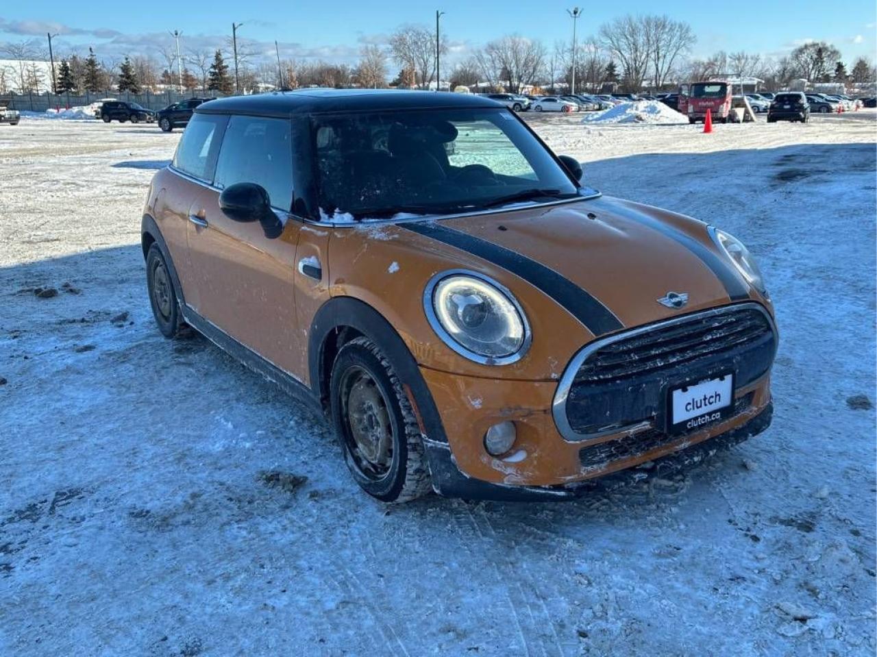 2017 MINI Cooper AUTO, LEATHER, SUNROOF, HARMAN KARDON STEREO! Photo2