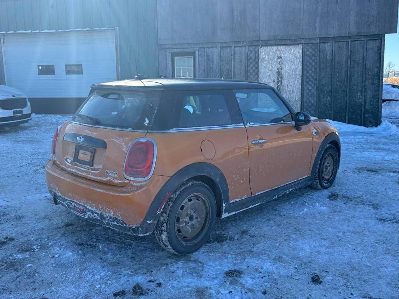 2017 MINI Cooper AUTO, LEATHER, SUNROOF, HARMAN KARDON STEREO! - Photo #5