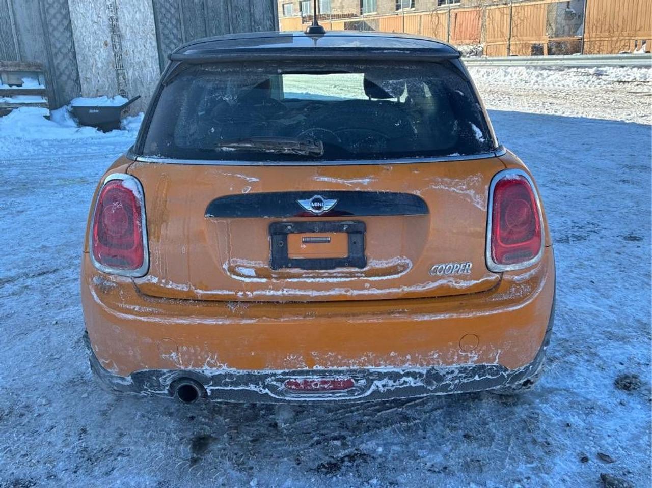 2017 MINI Cooper AUTO, LEATHER, SUNROOF, HARMAN KARDON STEREO! - Photo #9