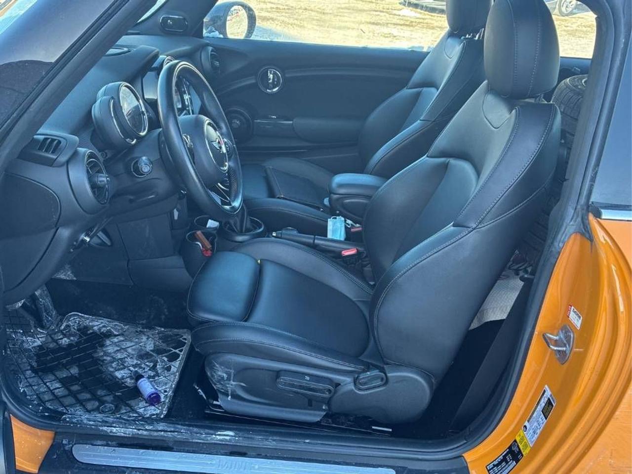 2017 MINI Cooper AUTO, LEATHER, SUNROOF, HARMAN KARDON STEREO! - Photo #13