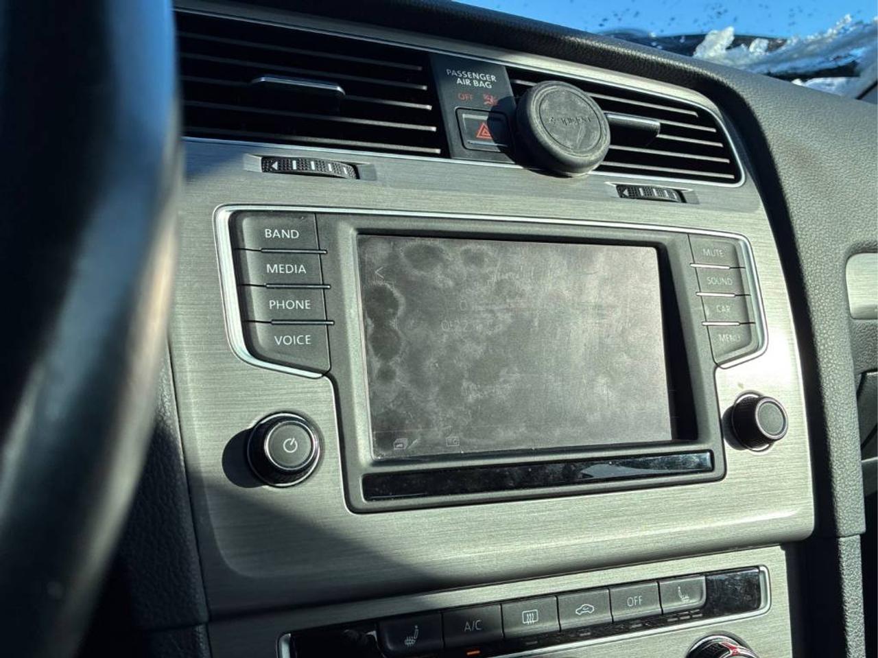 2016 Volkswagen Golf Trendline AUTO, HEATED SEATS, BACK-UP CAMERA!!! Photo42