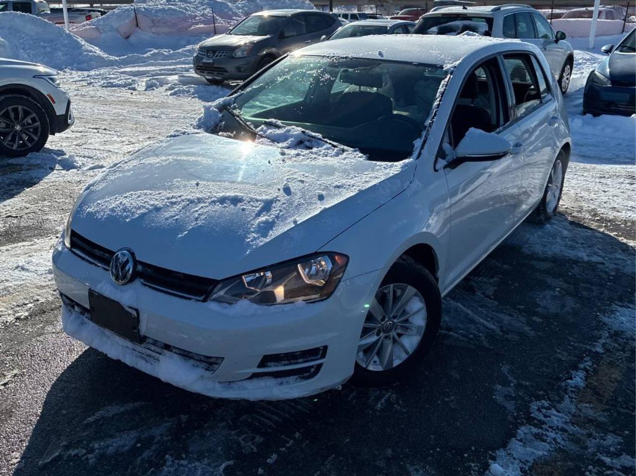 2016 Volkswagen Golf Trendline AUTO, HEATED SEATS, BACK-UP CAMERA!!! Photo2