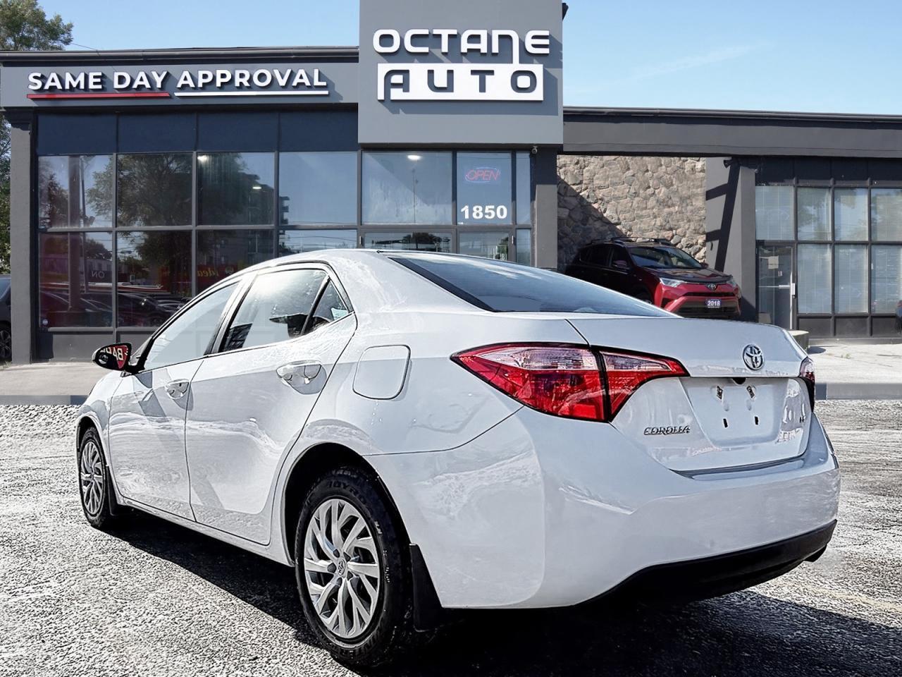 2019 Toyota Corolla LE CVT Photo3