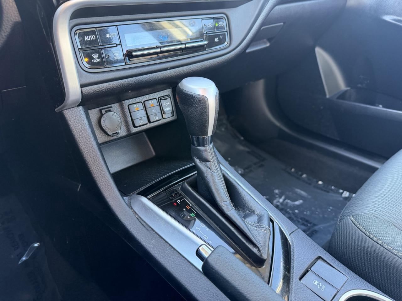 2019 Toyota Corolla LE CVT Photo