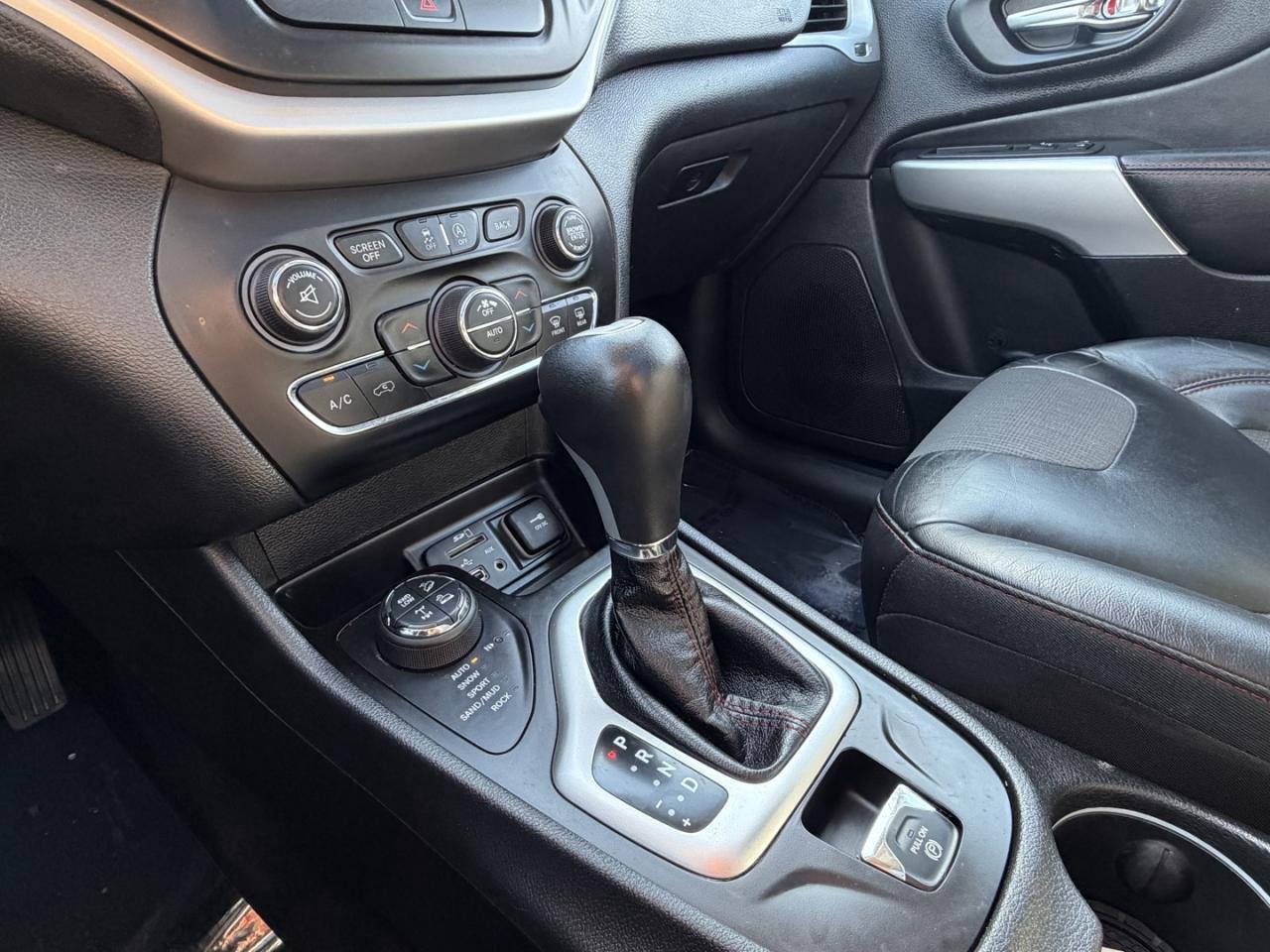 2018 Jeep Cherokee Trailhawk 4X4 Photo