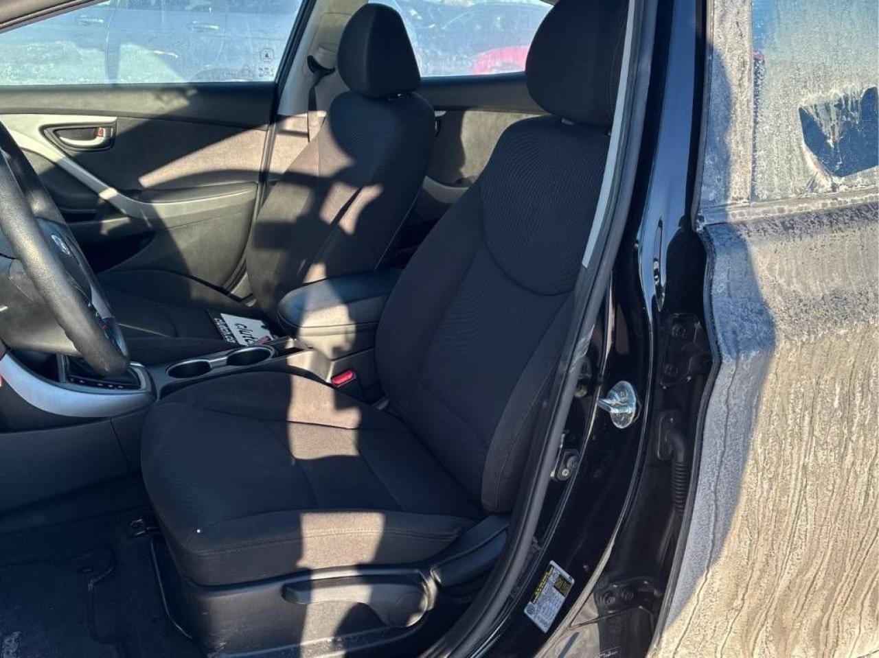 2015 Hyundai Elantra Sport Appearance pkg, AUTO, SUNROOF, HEATED SEATS! Photo