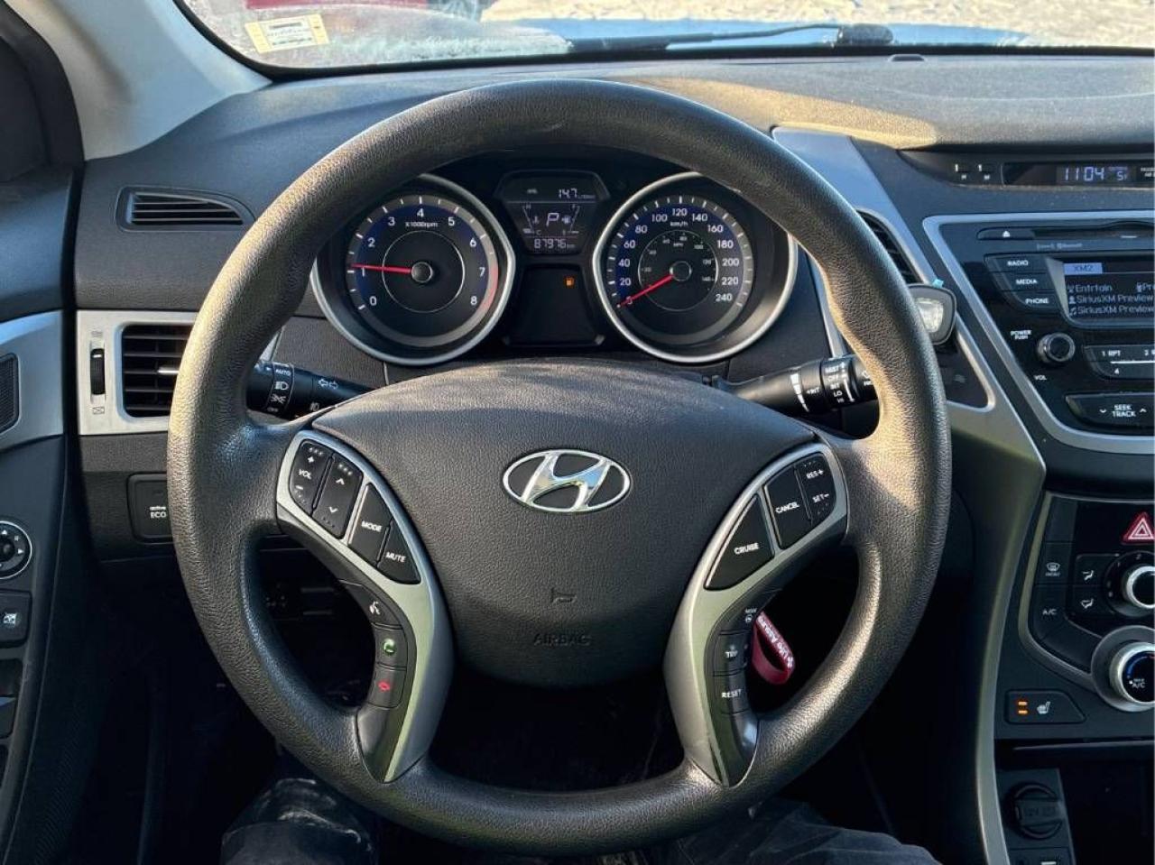 2015 Hyundai Elantra Sport Appearance pkg, AUTO, SUNROOF, HEATED SEATS! Photo