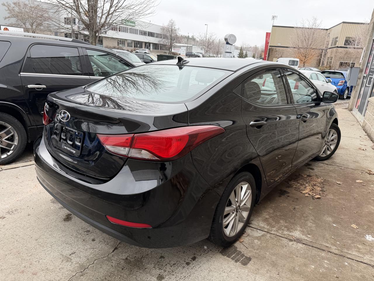 2015 Hyundai Elantra Sport Appearance pkg, AUTO, SUNROOF, HEATED SEATS! Photo8