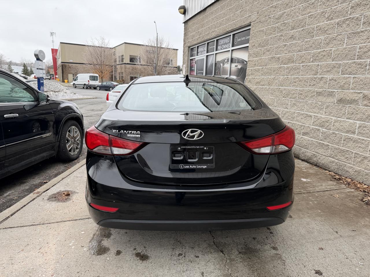 2015 Hyundai Elantra Sport Appearance pkg, AUTO, SUNROOF, HEATED SEATS! Photo6