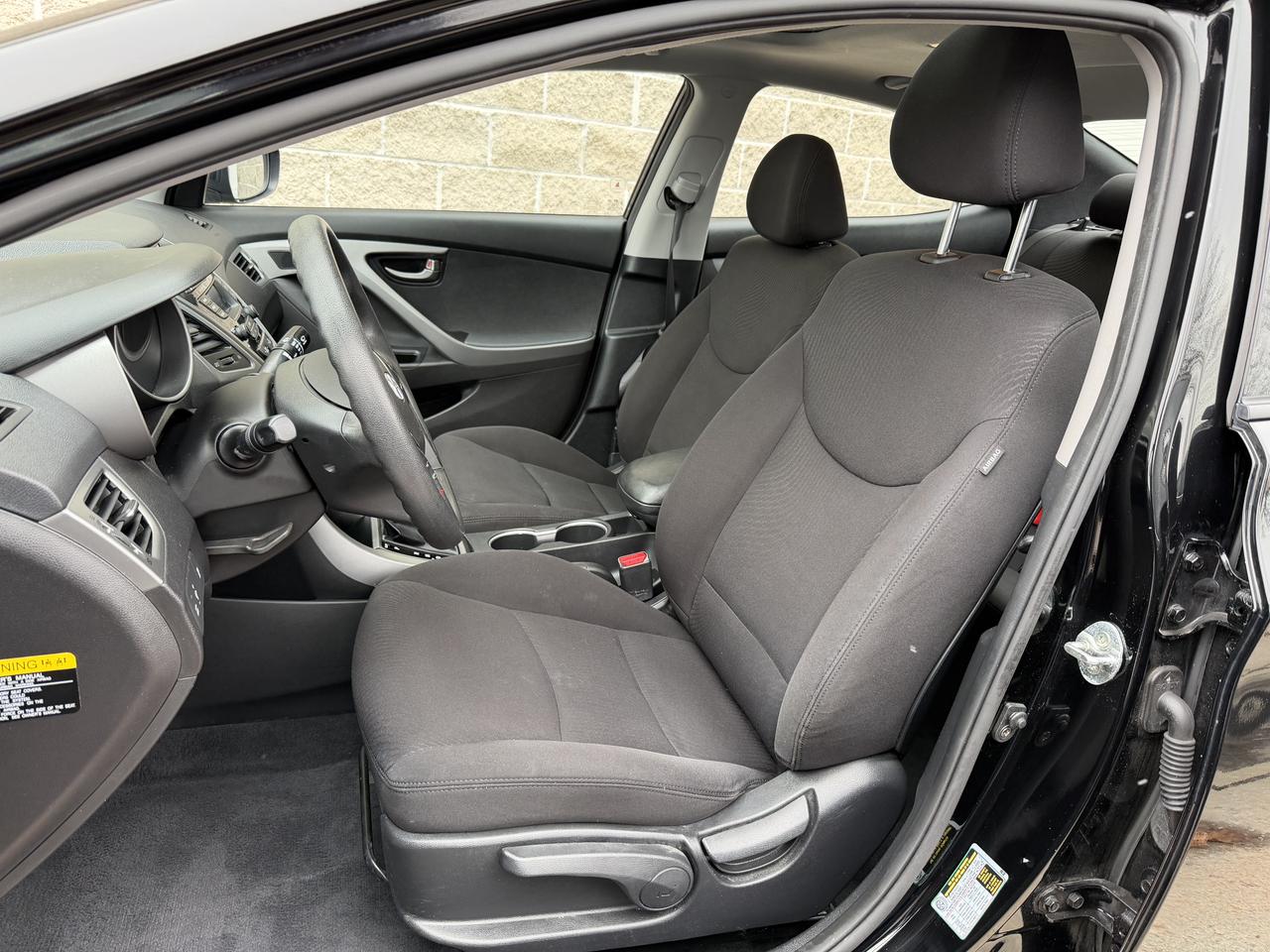 2015 Hyundai Elantra Sport Appearance pkg, AUTO, SUNROOF, HEATED SEATS! Photo17