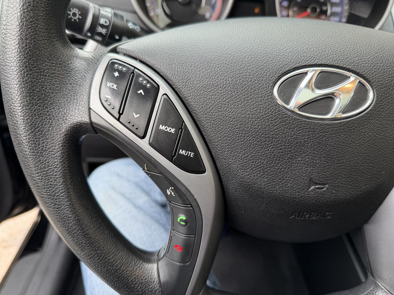 2015 Hyundai Elantra Sport Appearance pkg, AUTO, SUNROOF, HEATED SEATS! Photo20