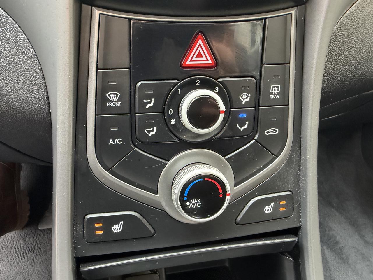 2015 Hyundai Elantra Sport Appearance pkg, AUTO, SUNROOF, HEATED SEATS! Photo25