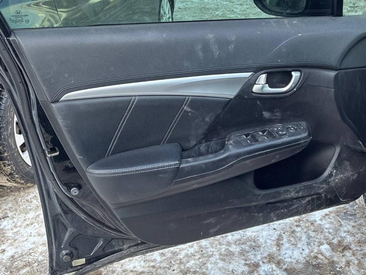 2013 Honda Civic Touring AUTO, LEATHER, SUNROOF, NAV, HEATED SEATS! Photo42