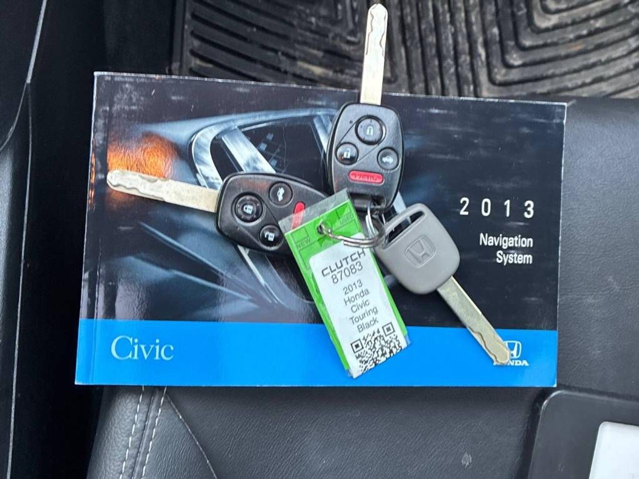 2013 Honda Civic Touring AUTO, LEATHER, SUNROOF, NAV, HEATED SEATS! Photo24