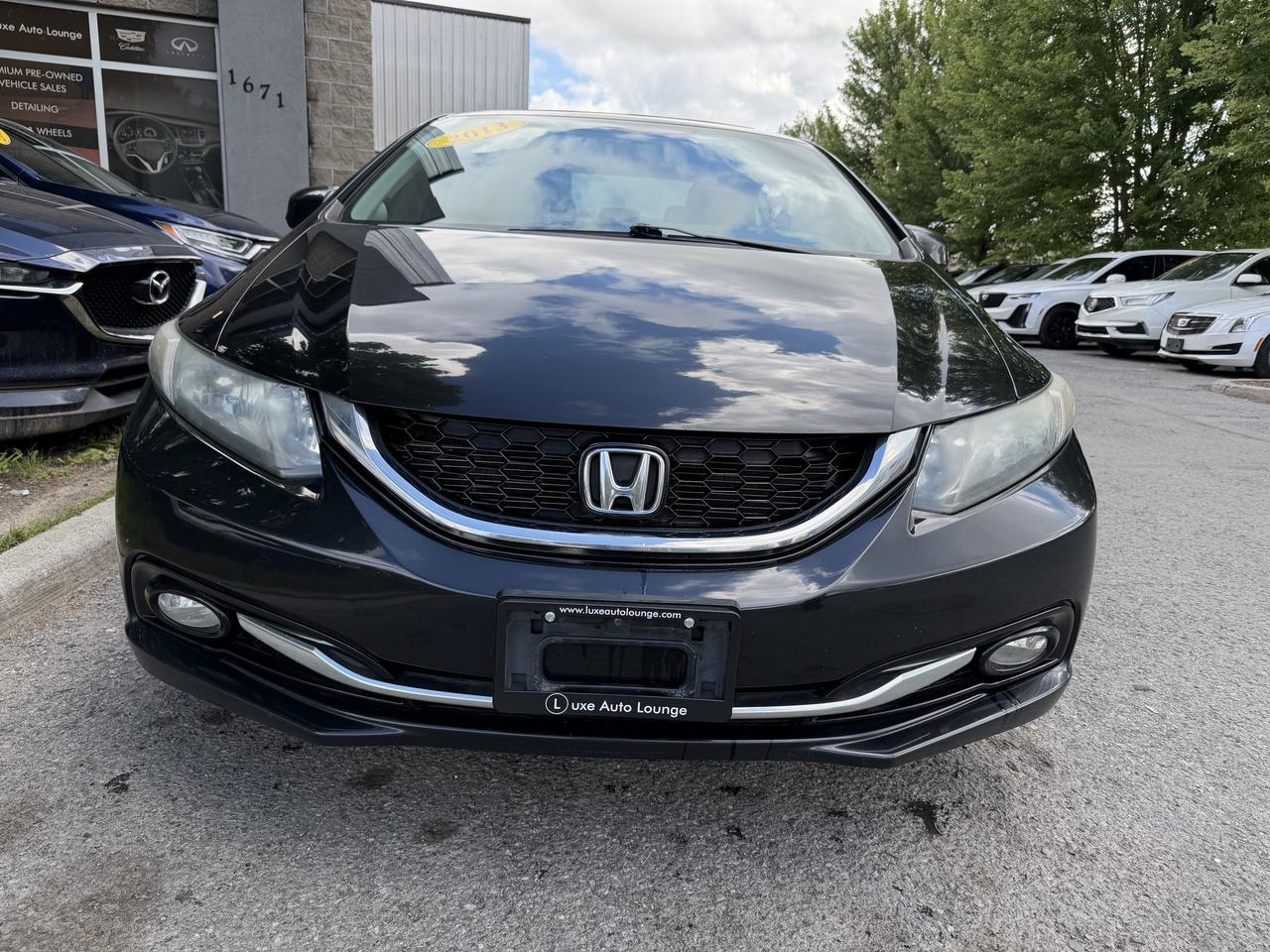 2013 Honda Civic Touring AUTO, LEATHER, SUNROOF, NAV, HEATED SEATS! Photo