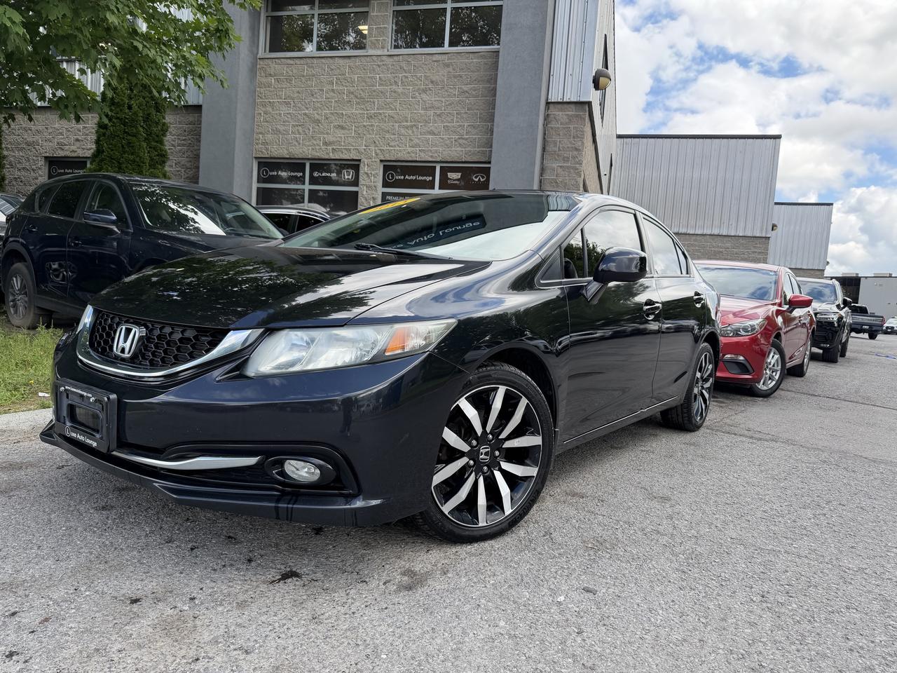 2013 Honda Civic Touring AUTO, LEATHER, SUNROOF, NAV, HEATED SEATS! Photo