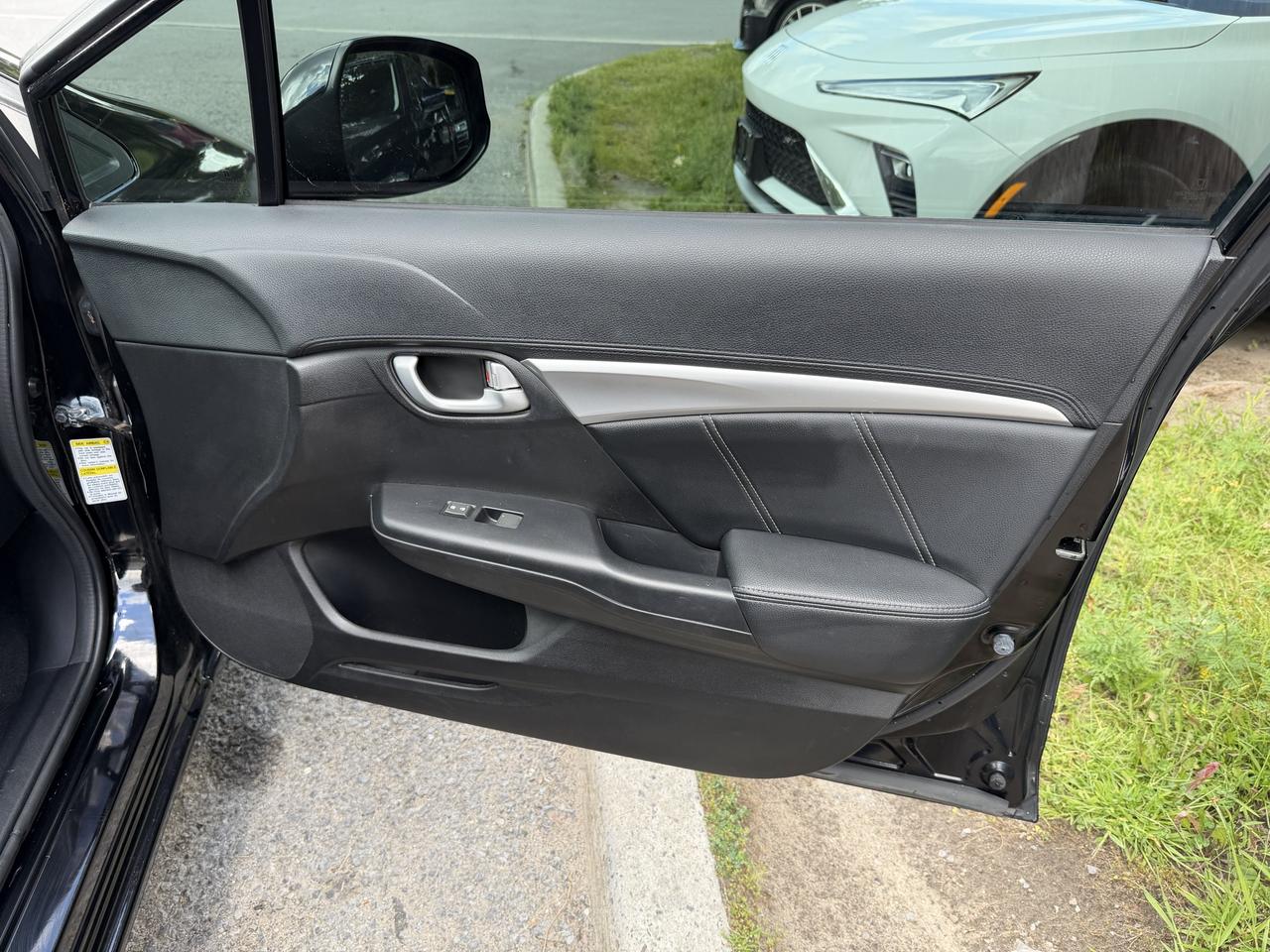 2013 Honda Civic Touring AUTO, LEATHER, SUNROOF, NAV, HEATED SEATS! - Photo #38