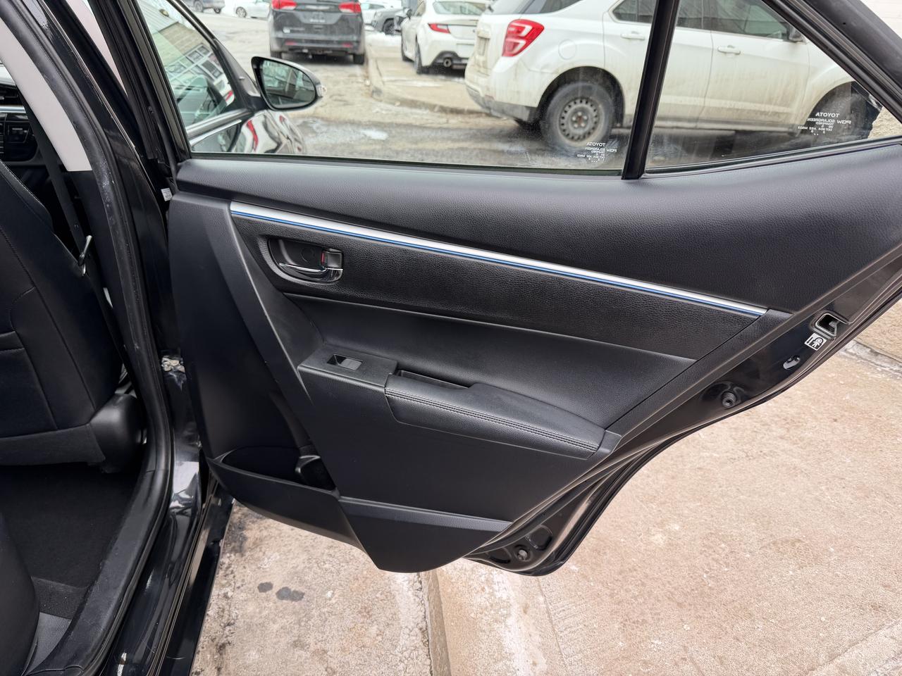 2016 Toyota Corolla S - AUTO, LEATHER, SUNROOF, HEATED SEATS, PWR SEAT Photo37