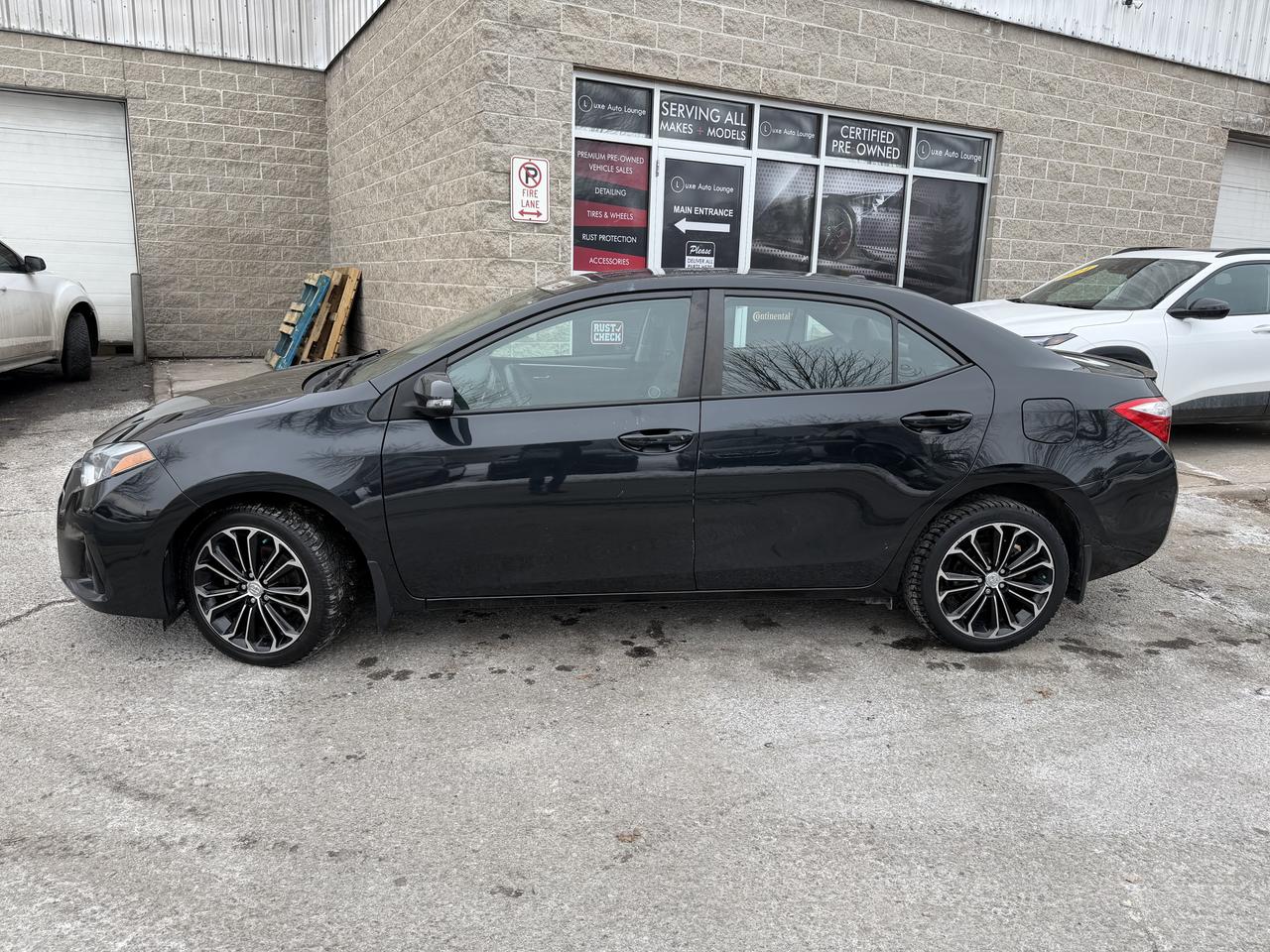 2016 Toyota Corolla S - AUTO, LEATHER, SUNROOF, HEATED SEATS, PWR SEAT Photo4