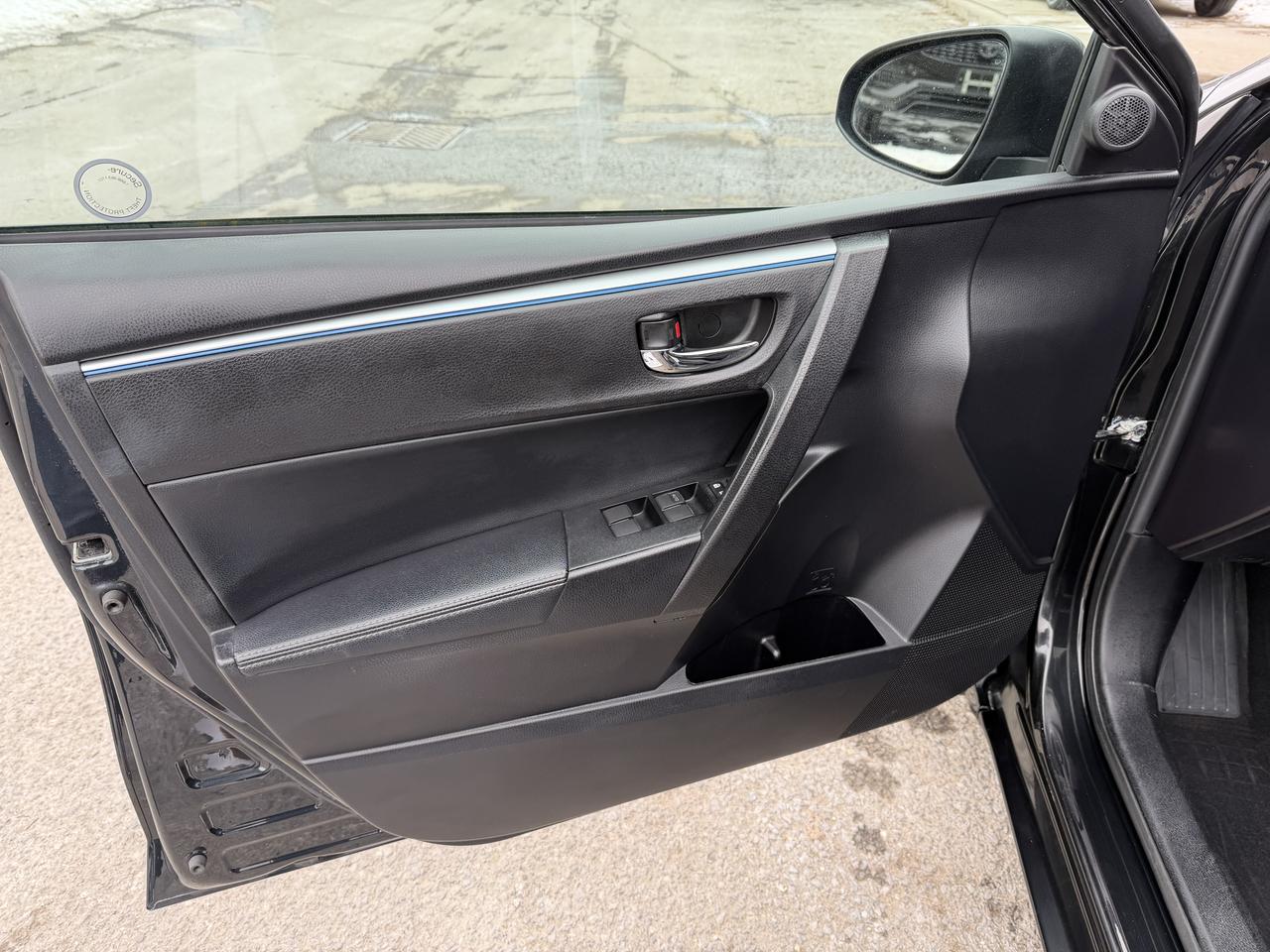 2016 Toyota Corolla S - AUTO, LEATHER, SUNROOF, HEATED SEATS, PWR SEAT Photo53