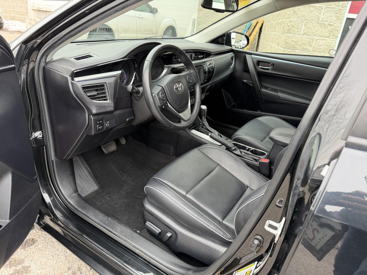 2016 Toyota Corolla S - AUTO, LEATHER, SUNROOF, HEATED SEATS, PWR SEAT Photo17