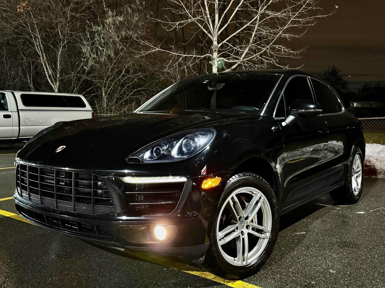 2015 Porsche Macan S - AWD, BOSE AUDIO, HEATED SEATS & STR WHEEL! Photo