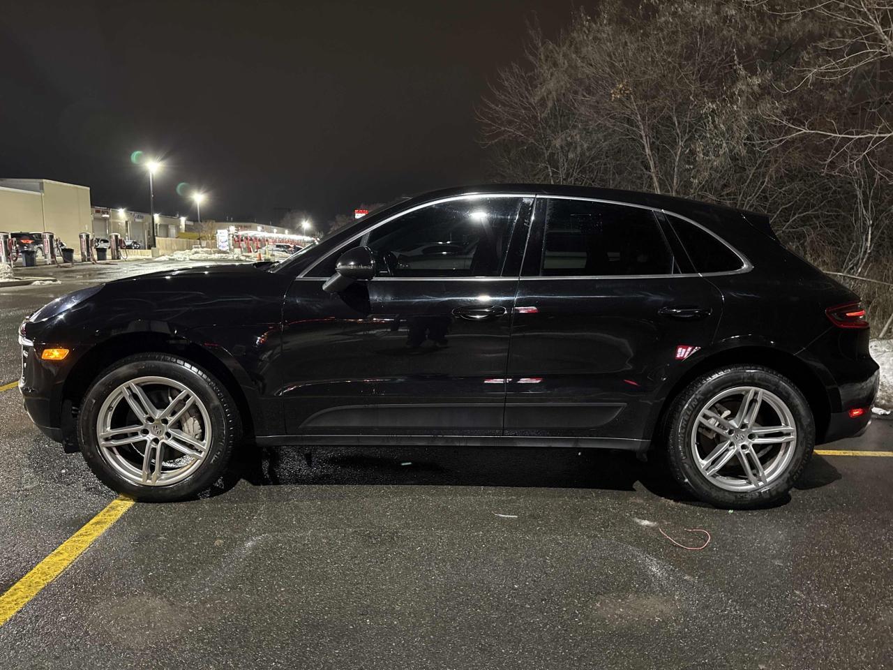 2015 Porsche Macan S - AWD, BOSE AUDIO, HEATED SEATS & STR WHEEL! Photo