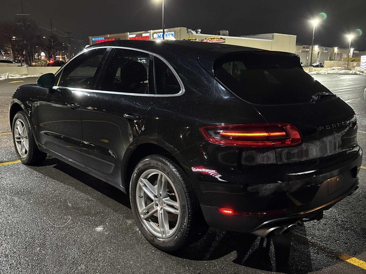 2015 Porsche Macan S - AWD, BOSE AUDIO, HEATED SEATS & STR WHEEL! Photo
