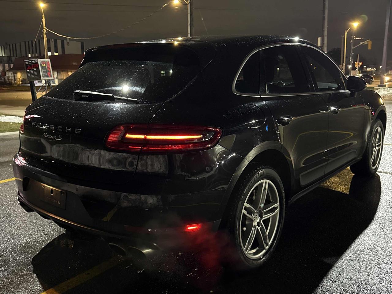 2015 Porsche Macan S - AWD, BOSE AUDIO, HEATED SEATS & STR WHEEL! Photo