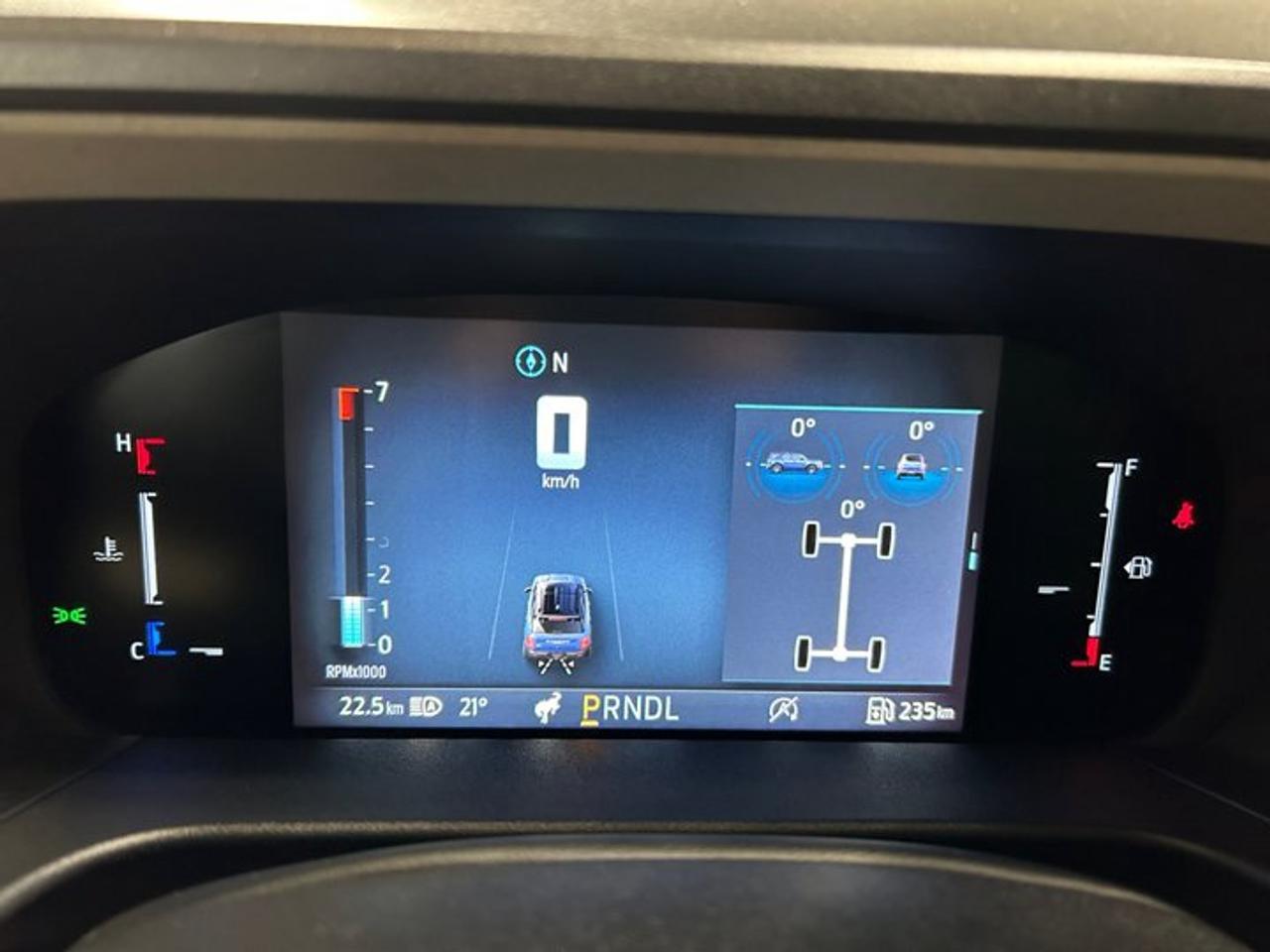 13571963.793674796