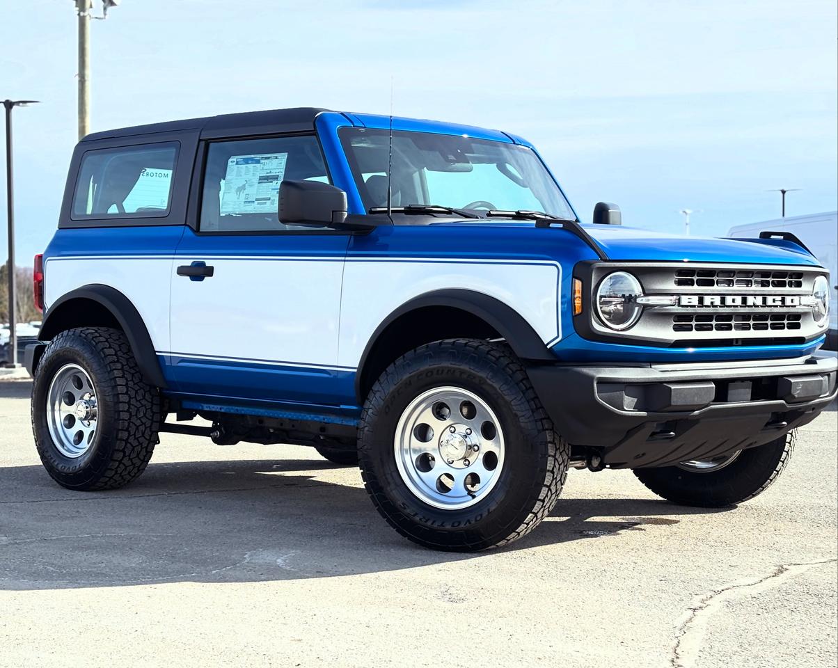 2026 Ford Bronco Base Photo1